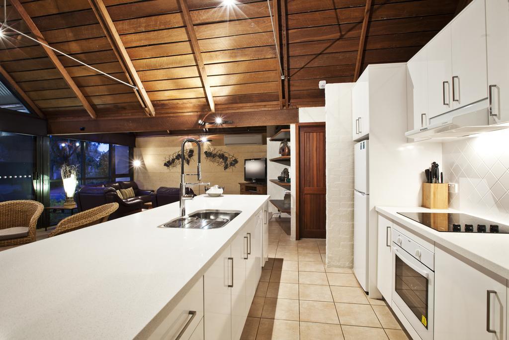 Whalers Cove Villas Dunsborough Exterior photo